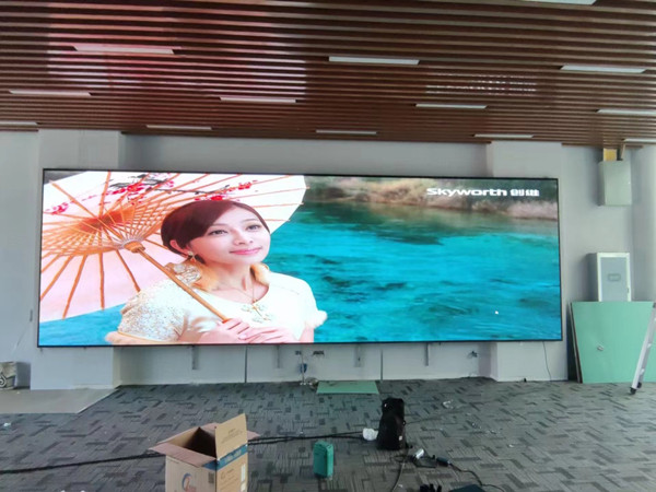 吉利P1.53led小间距屏安装案例